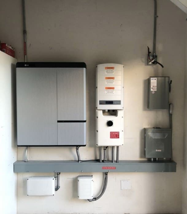 Residential battery storage and inverter installation